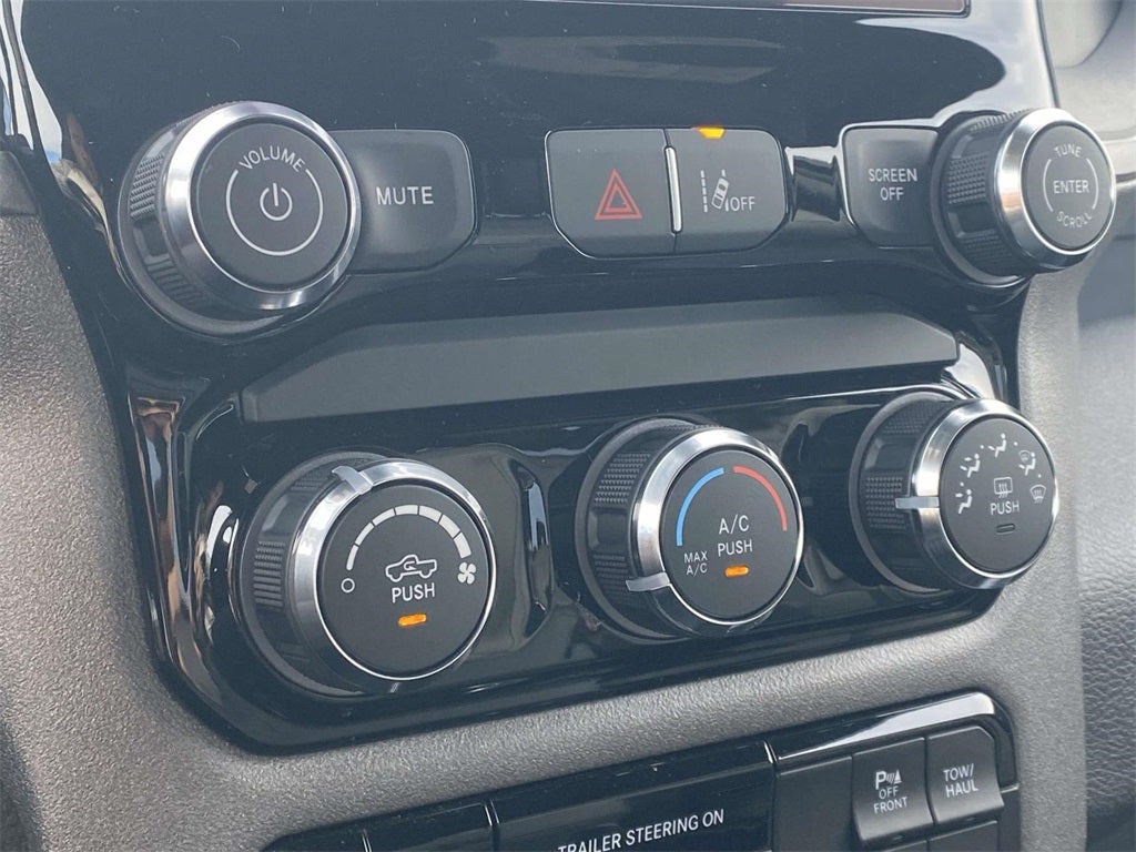 2026 RAM Ram 1500 RAM 1500 TRADESMAN CREW CAB 4X2 6'4' BOX