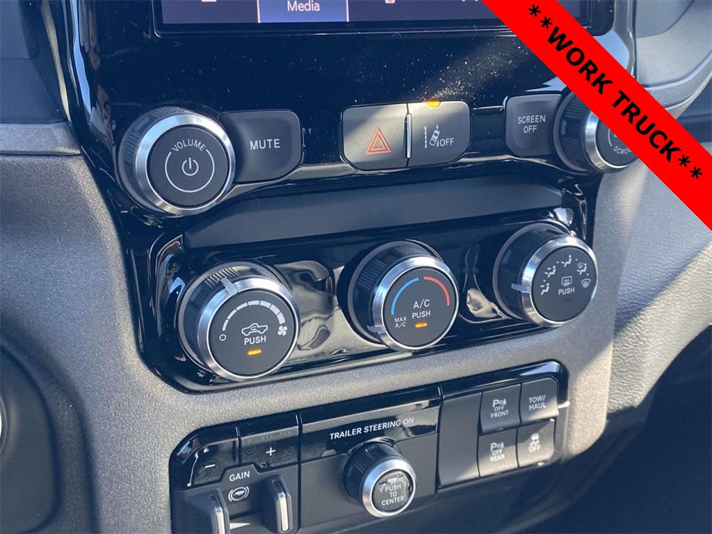 2026 RAM Ram 1500 RAM 1500 TRADESMAN CREW CAB 4X2 6'4' BOX