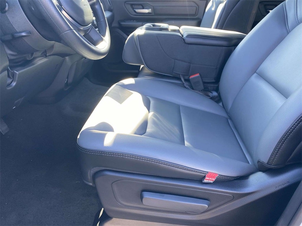 2026 RAM Ram 1500 RAM 1500 TRADESMAN CREW CAB 4X2 6'4' BOX