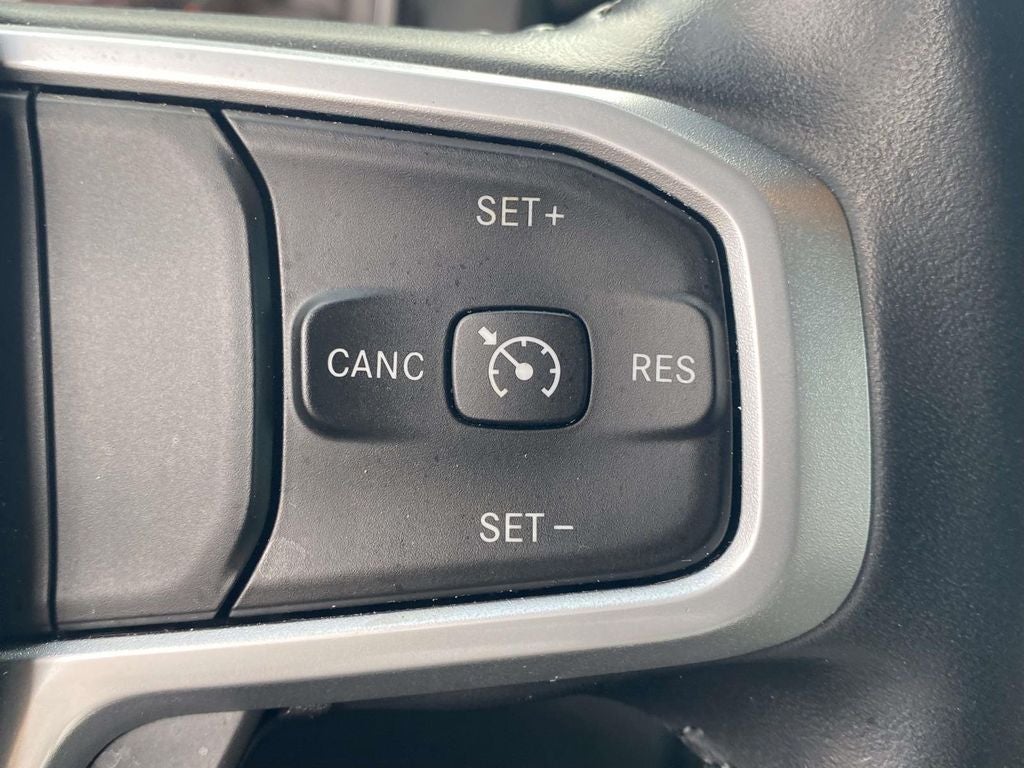 2022 RAM 1500 Big Horn Crew Cab 4x4 5'7' Box