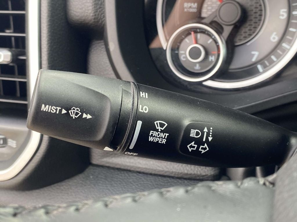 2022 RAM 1500 Big Horn Crew Cab 4x4 5'7' Box