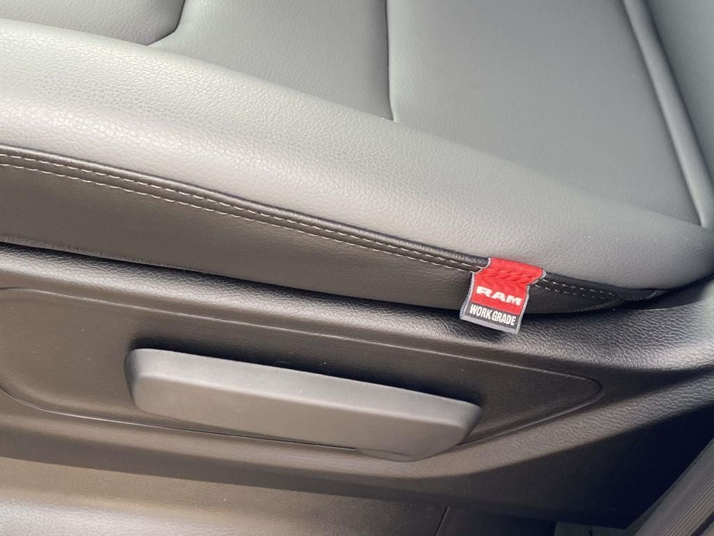 2026 RAM Ram 1500 RAM 1500 TRADESMAN CREW CAB 4X4 5'7' BOX