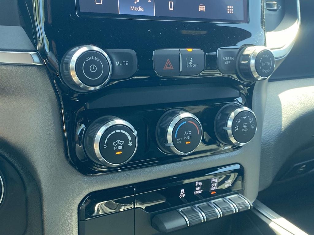 2026 RAM Ram 1500 RAM 1500 EXPRESS CREW CAB 4X4 5'7' BOX