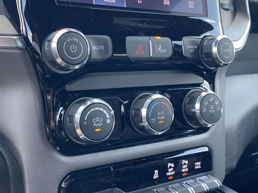 2026 RAM Ram 1500 RAM 1500 EXPRESS CREW CAB 4X4 5'7' BOX