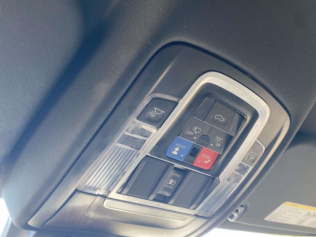 2023 RAM 1500 Laramie Crew Cab 4x4 5'7' Box