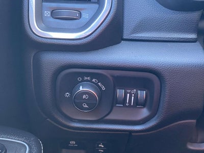 2023 RAM 1500 Laramie Crew Cab 4x4 5'7' Box