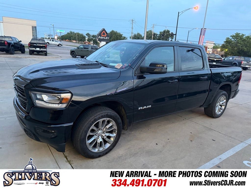2023 RAM 1500 Laramie Crew Cab 4x4 5'7' Box