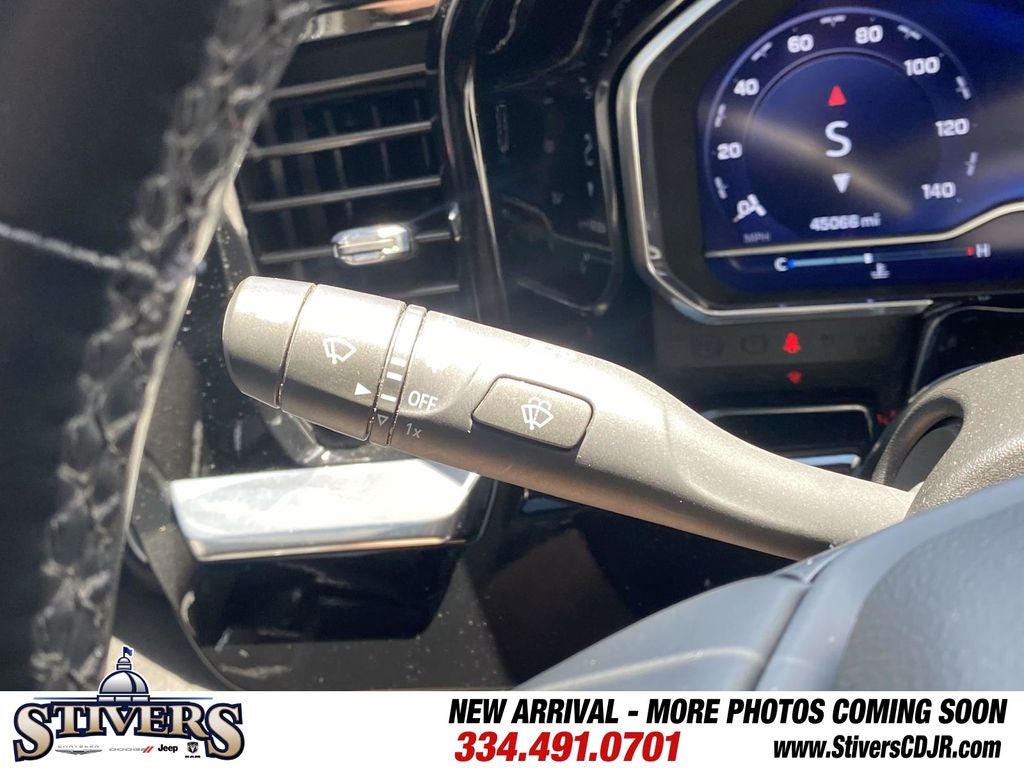 2023 Chevrolet Silverado 1500 2WD Crew Cab Short Bed LT