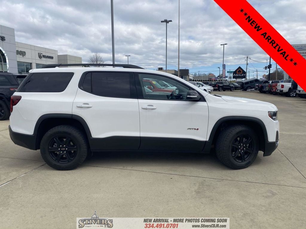 2023 GMC Acadia AWD AT4
