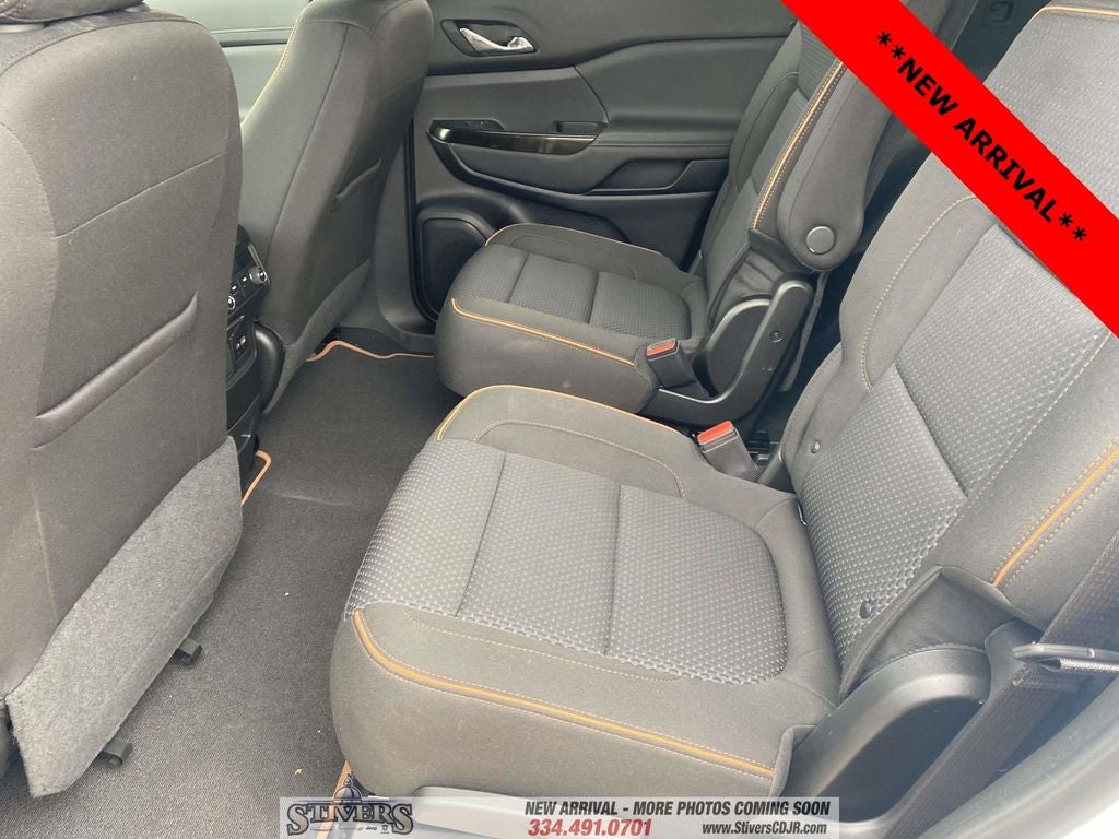 2023 GMC Acadia AWD AT4