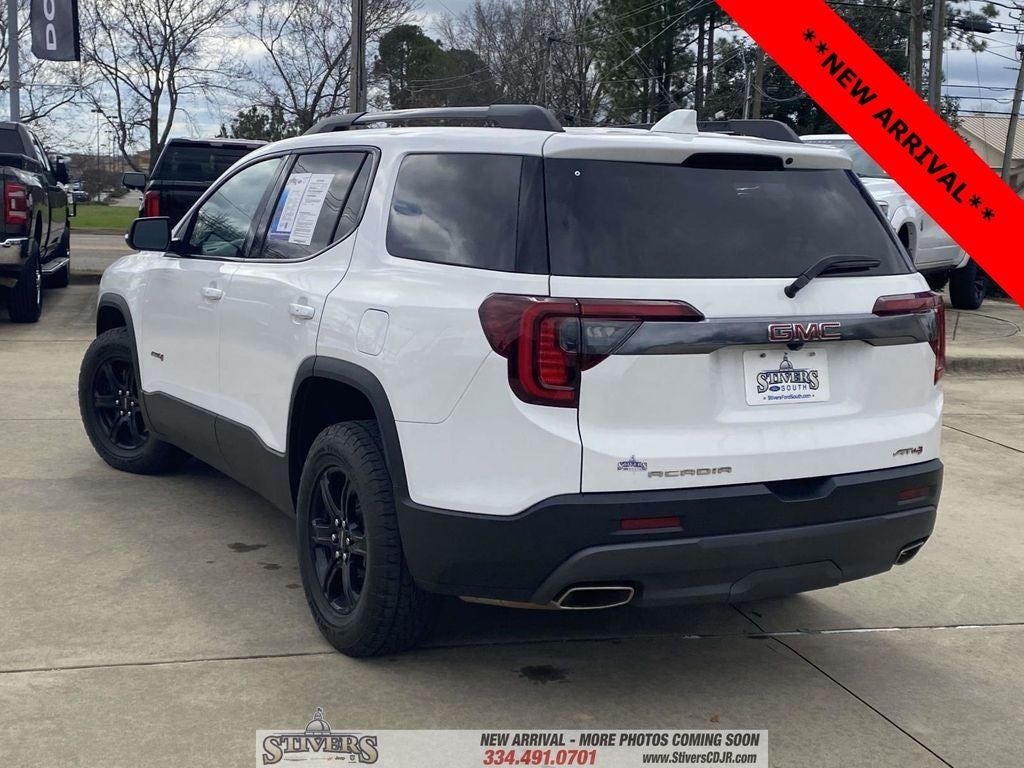 2023 GMC Acadia AWD AT4
