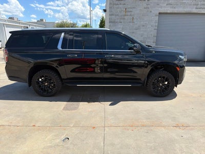 2022 Chevrolet Suburban 4WD High Country