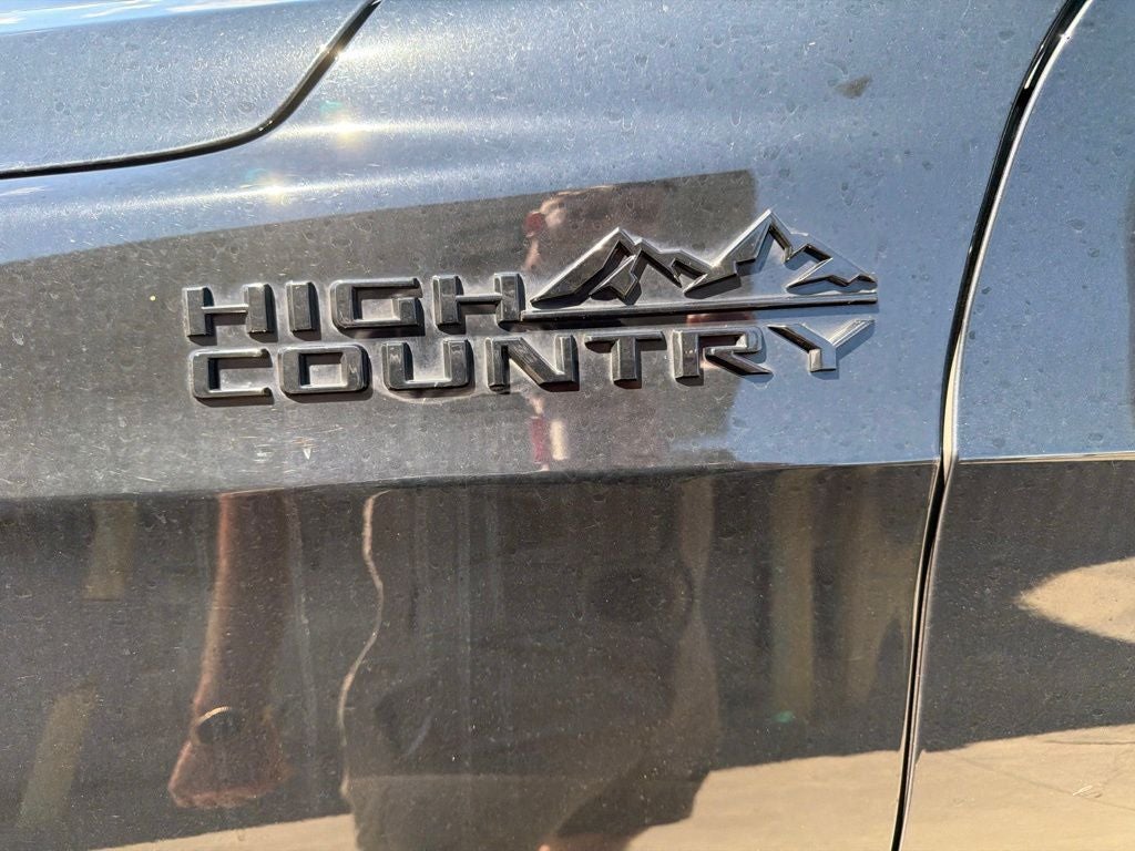 2022 Chevrolet Suburban 4WD High Country