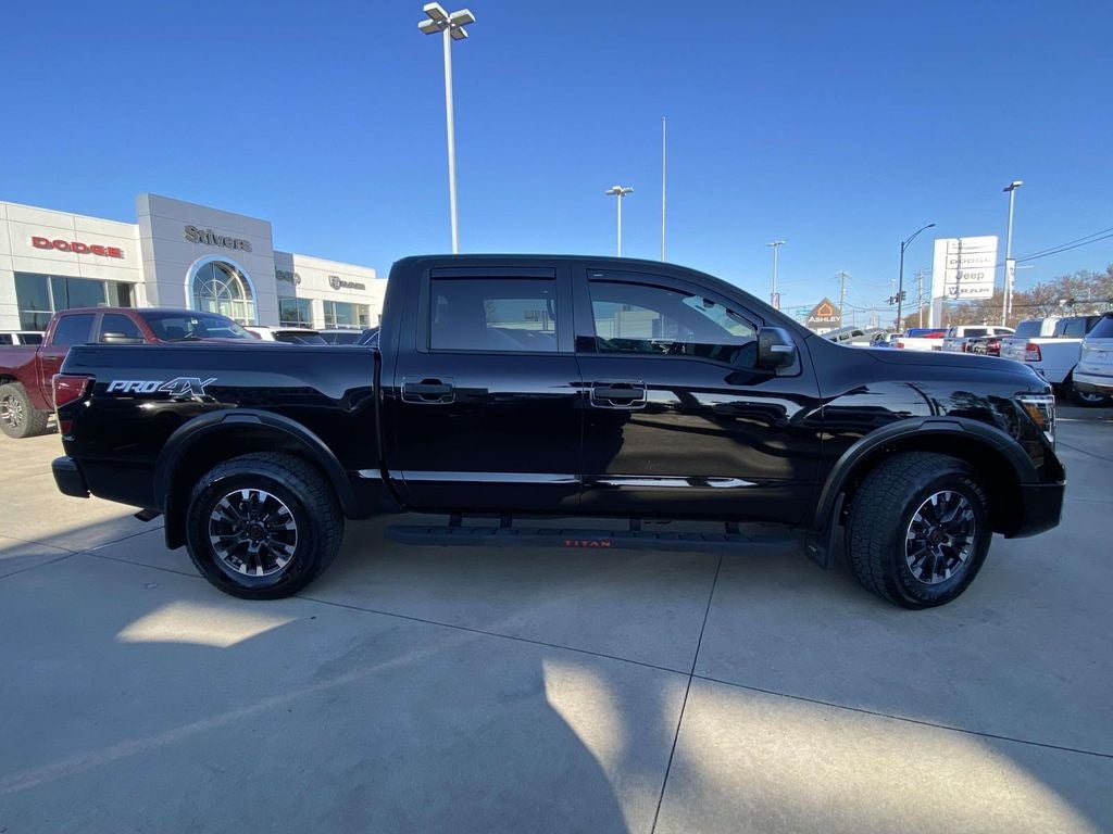 2024 Nissan TITAN Crew Cab PRO-4X 4x4