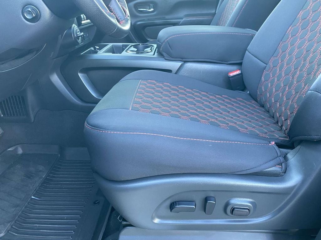 2024 Nissan TITAN Crew Cab PRO-4X 4x4