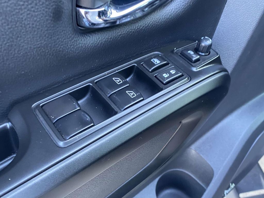 2024 Nissan TITAN Crew Cab PRO-4X 4x4