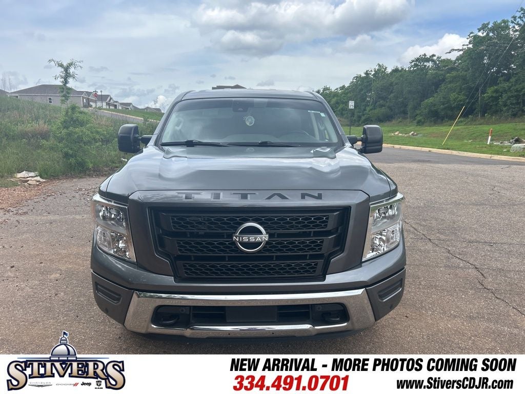 2023 Nissan TITAN Crew Cab SV 4x2