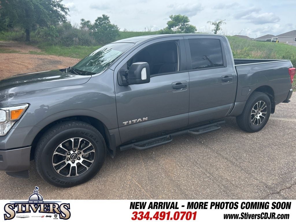 2023 Nissan TITAN Crew Cab SV 4x2