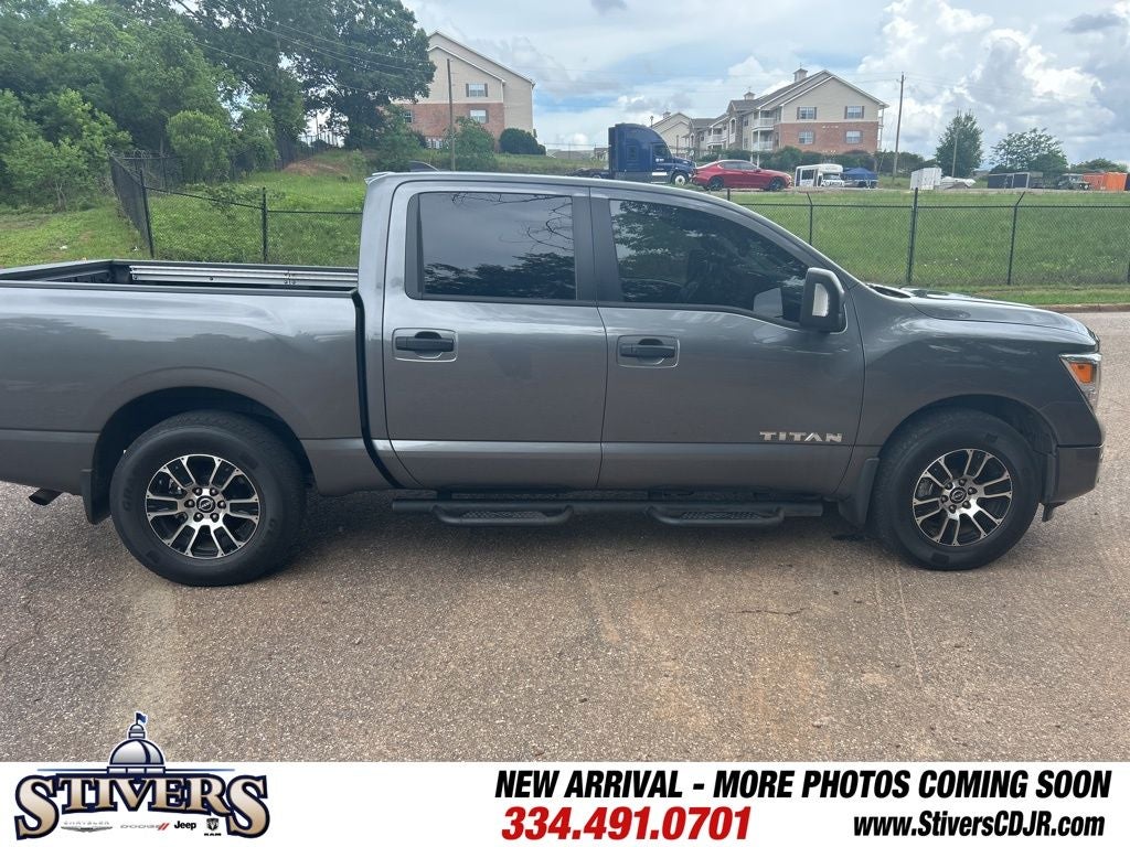 2023 Nissan TITAN Crew Cab SV 4x2