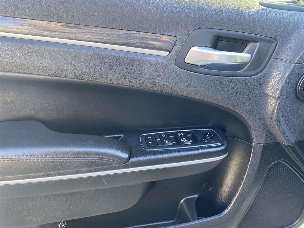 2020 Chrysler 300 Touring