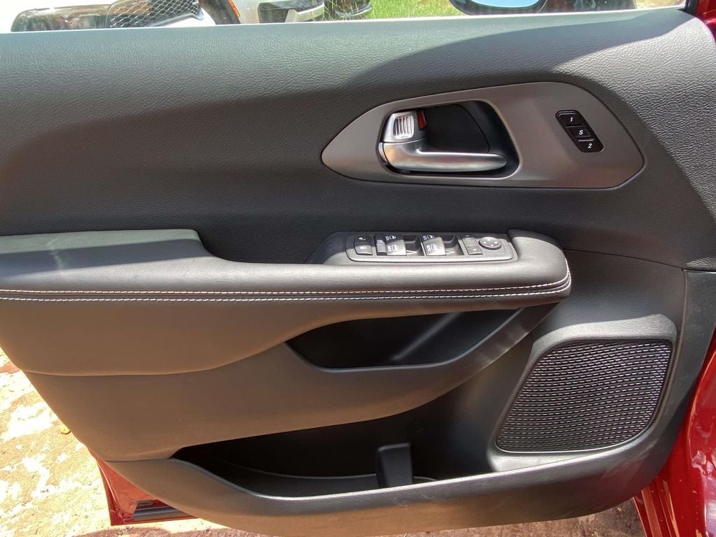 2027 Chrysler Pacifica PACIFICA SELECT
