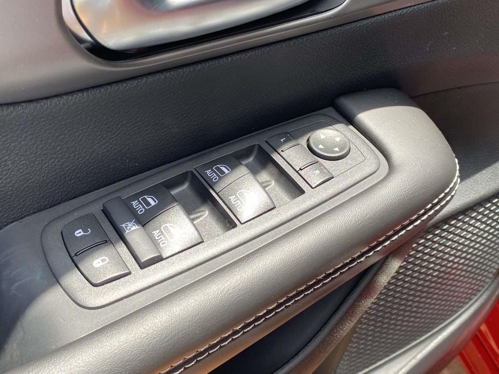 2027 Chrysler Pacifica PACIFICA SELECT