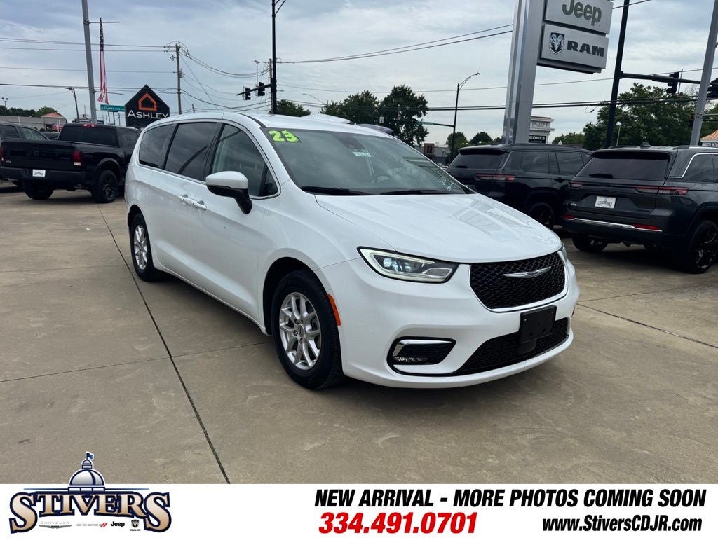2023 Chrysler Pacifica Touring L