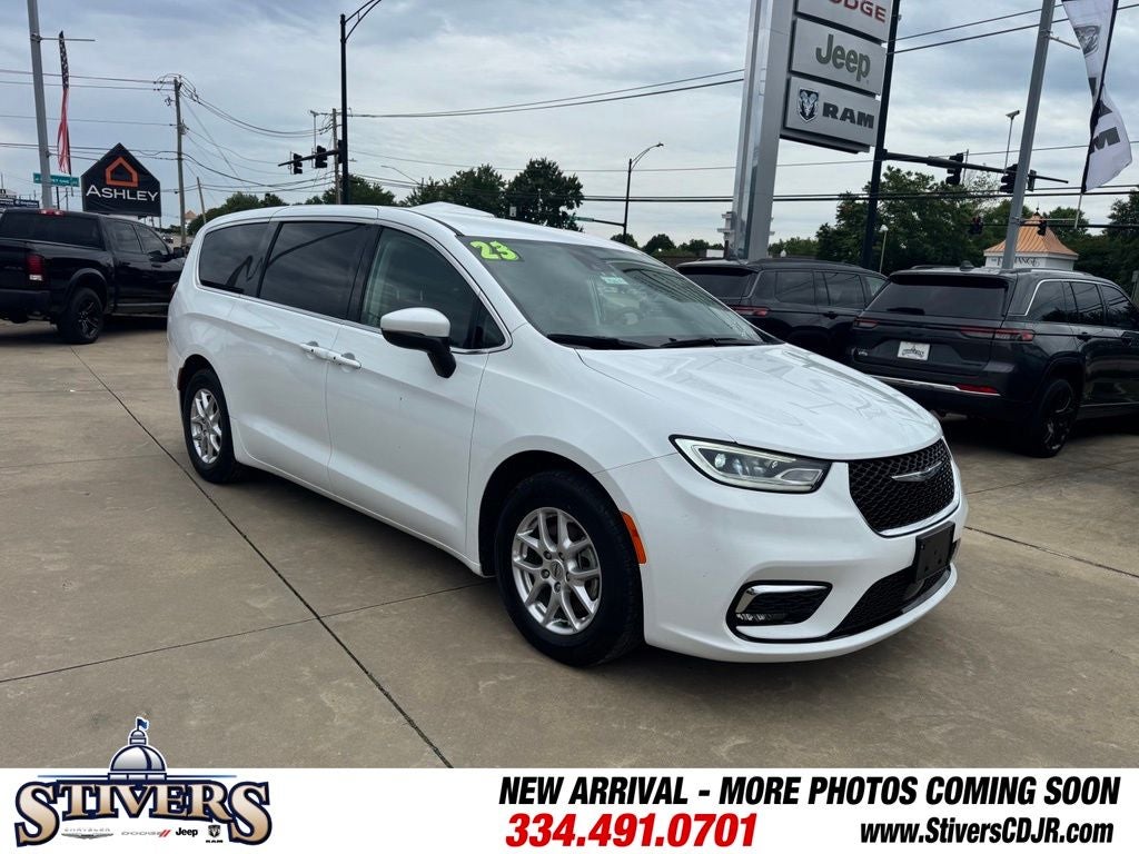 2023 Chrysler Pacifica Touring L