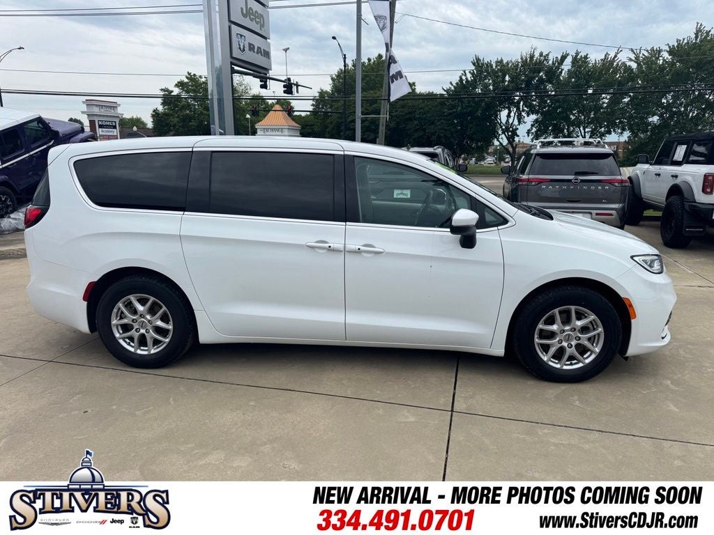 2023 Chrysler Pacifica Touring L