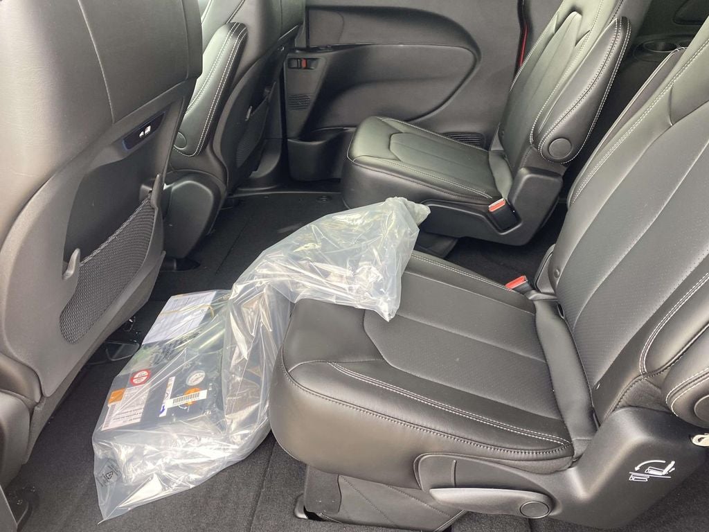 2027 Chrysler Pacifica PACIFICA SELECT