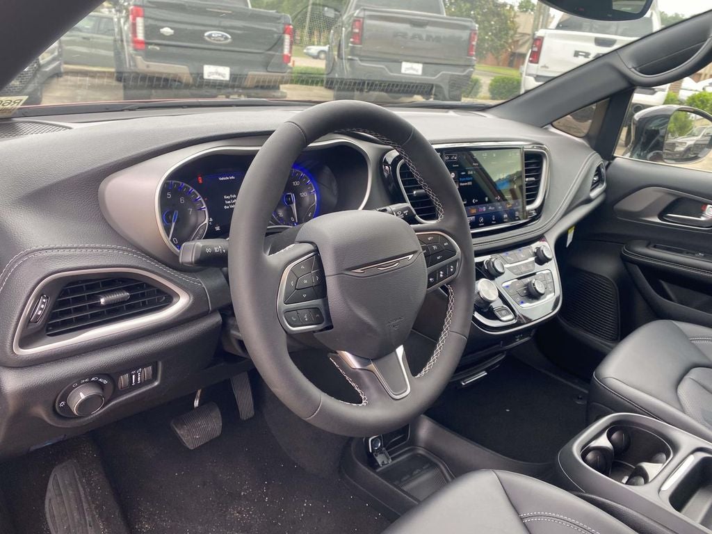 2027 Chrysler Pacifica PACIFICA SELECT