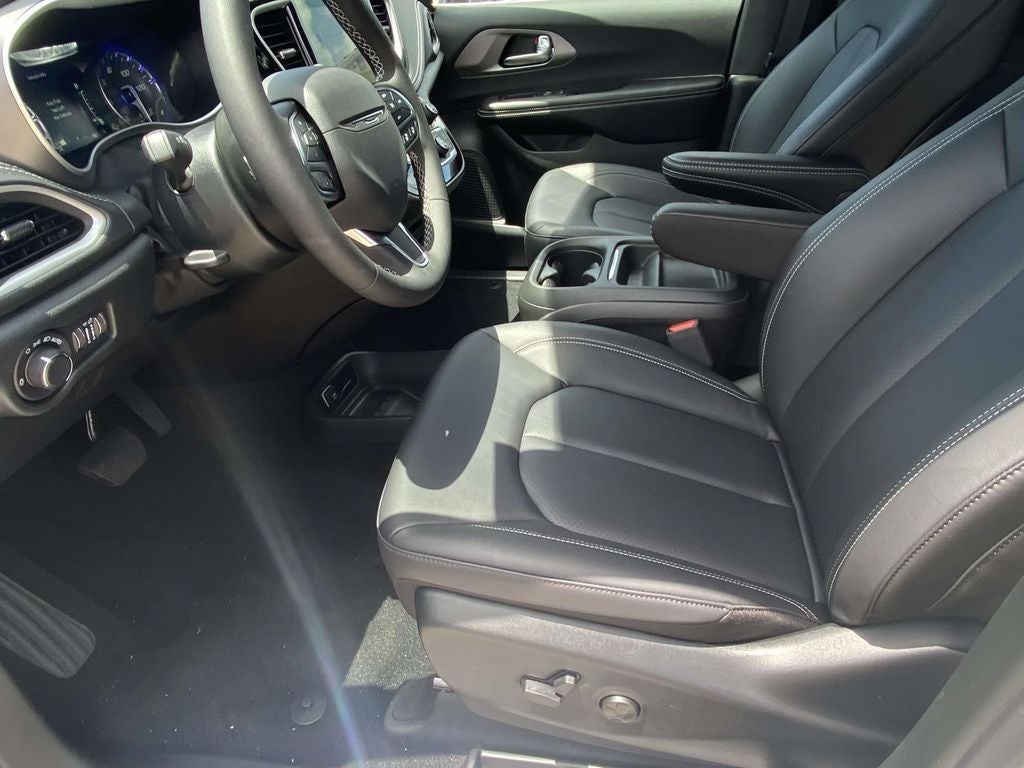 2027 Chrysler Pacifica PACIFICA SELECT