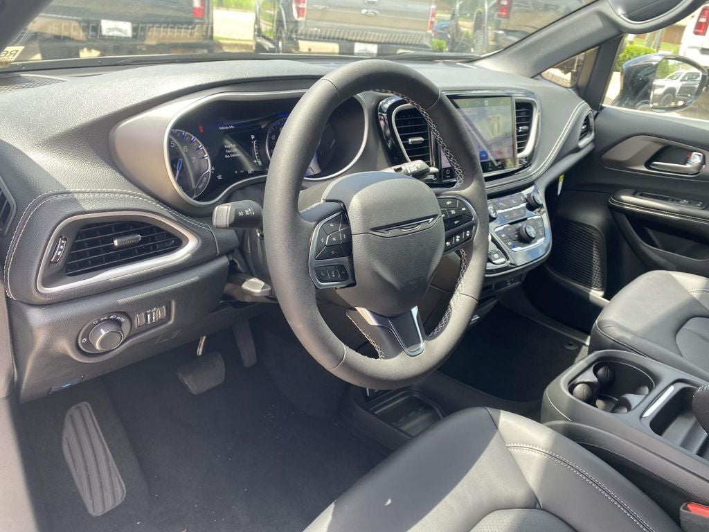 2027 Chrysler Pacifica PACIFICA SELECT
