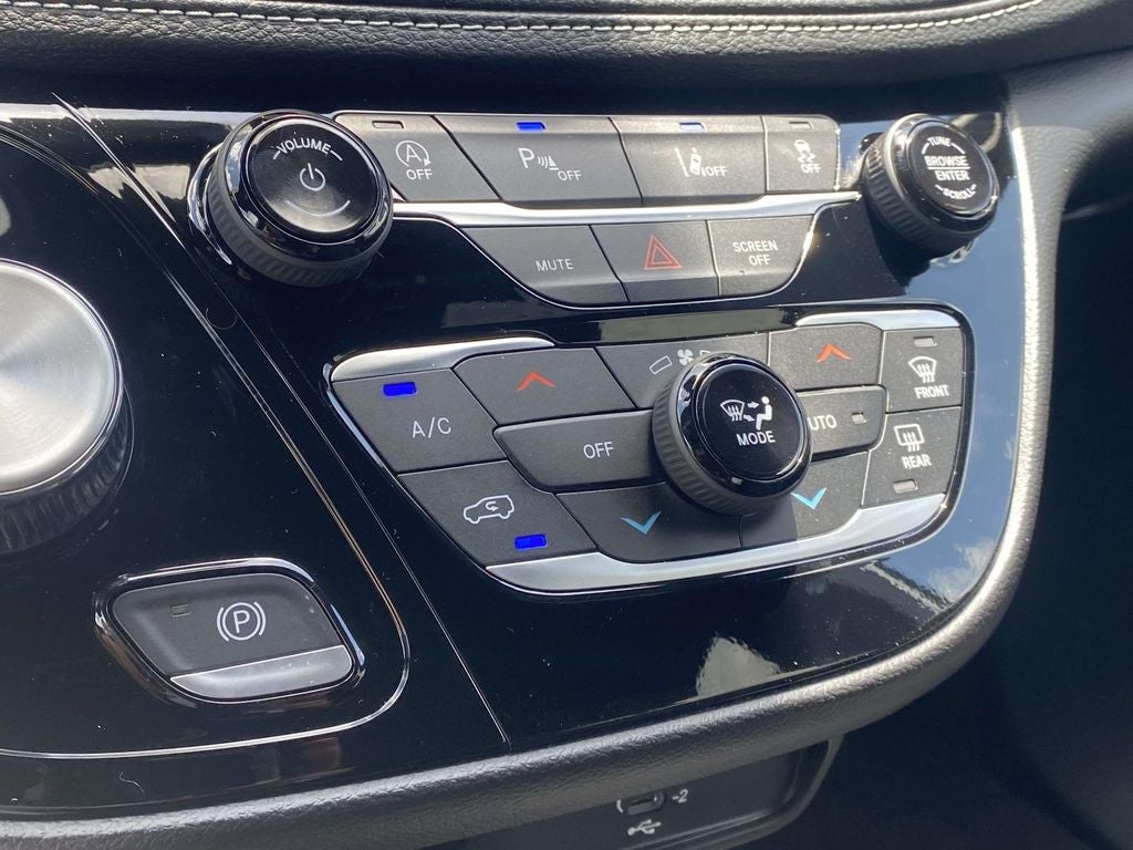 2027 Chrysler Pacifica PACIFICA SELECT