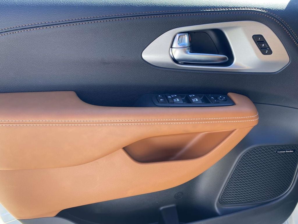 2026 Chrysler Pacifica PACIFICA PINNACLE