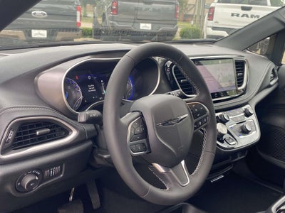 2026 Chrysler Pacifica PACIFICA SELECT AWD