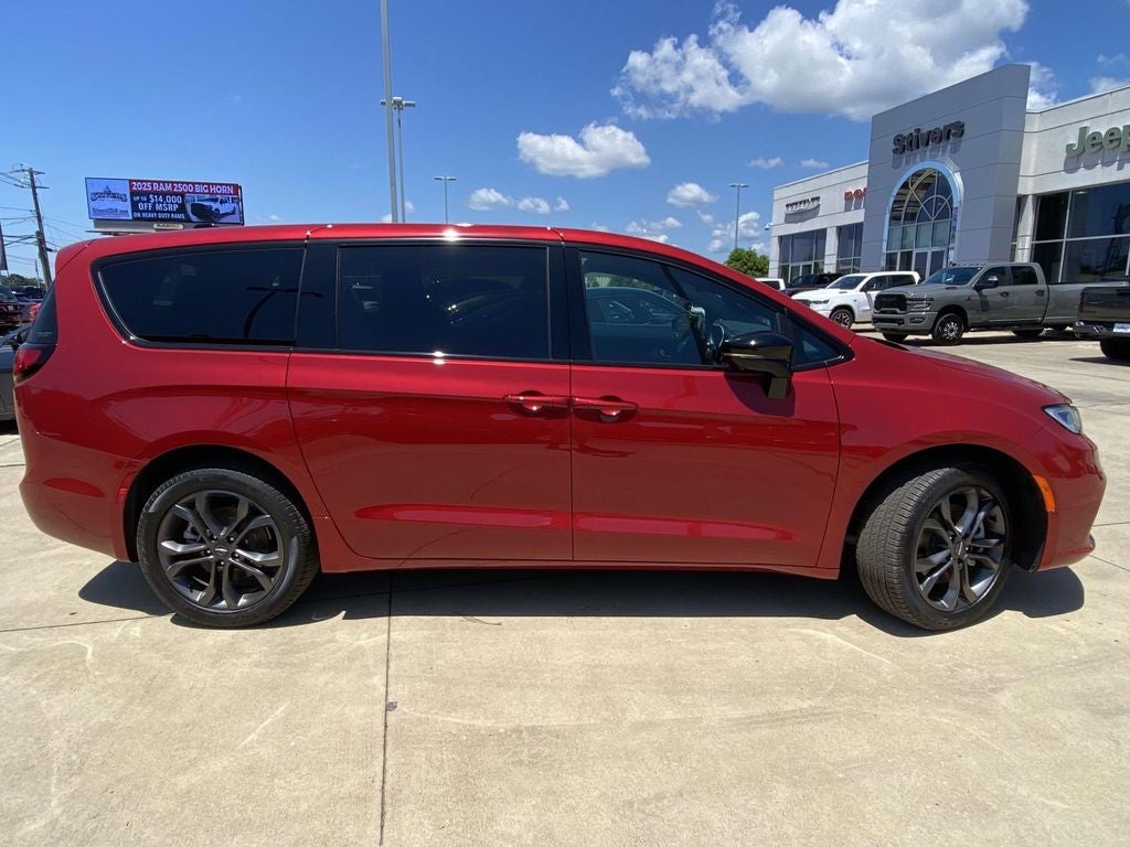 2026 Chrysler Pacifica PACIFICA SELECT AWD