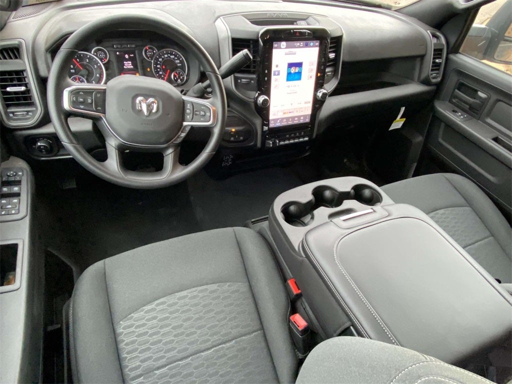 2025 RAM Ram 3500 RAM 3500 TRADESMAN CREW CAB 4X4 8' BOX