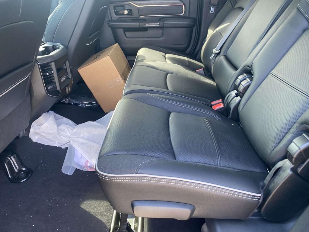 2026 RAM Ram 3500 RAM 3500 LIMITED MEGA CAB 4X4 6'4' BOX