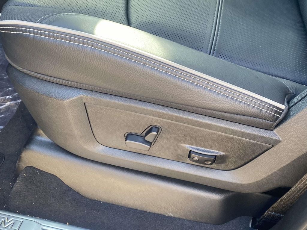 2026 RAM Ram 3500 RAM 3500 LIMITED MEGA CAB 4X4 6'4' BOX