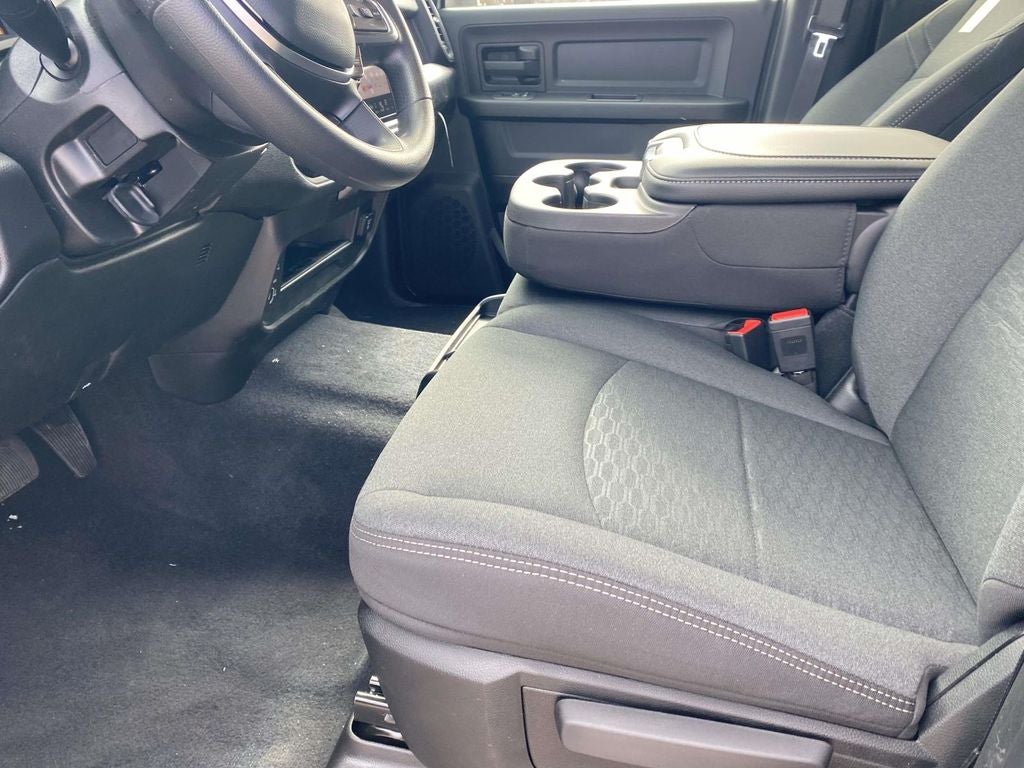 2026 RAM Ram 2500 RAM 2500 BLACK EXPRESS CREW CAB 4X4 6'4' BOX