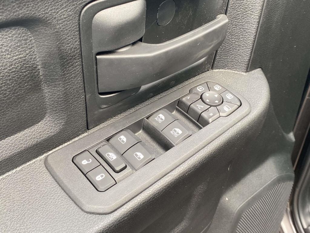 2026 RAM Ram 2500 RAM 2500 BLACK EXPRESS CREW CAB 4X4 6'4' BOX