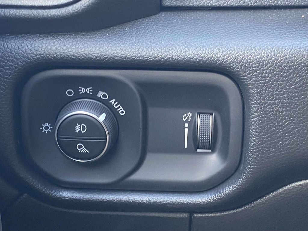 2026 RAM Ram 2500 RAM 2500 BLACK EXPRESS CREW CAB 4X4 6'4' BOX