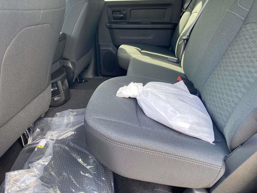 2026 RAM Ram 2500 RAM 2500 BLACK EXPRESS CREW CAB 4X4 6'4' BOX