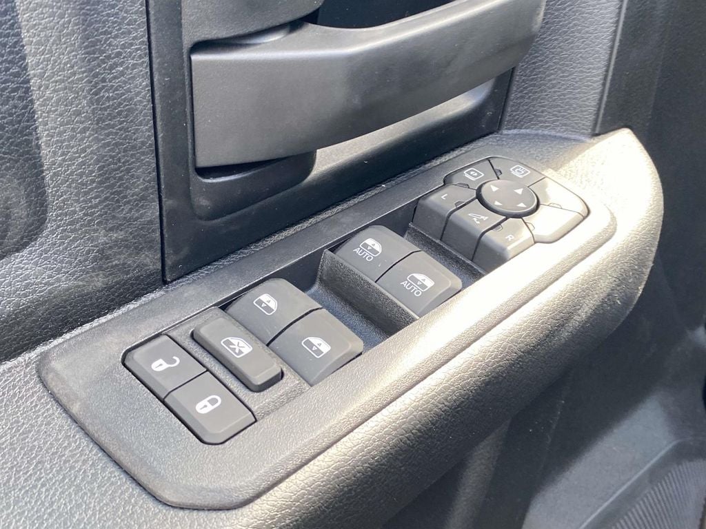 2026 RAM Ram 2500 RAM 2500 BLACK EXPRESS CREW CAB 4X4 6'4' BOX