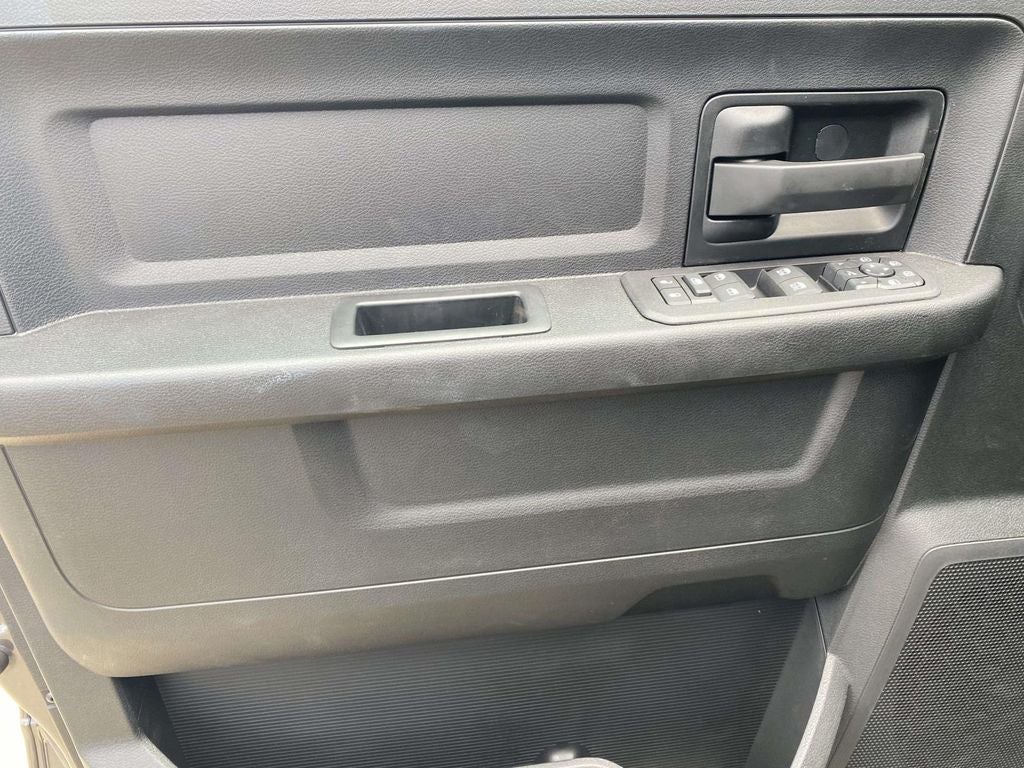 2026 RAM Ram 2500 RAM 2500 BLACK EXPRESS CREW CAB 4X4 6'4' BOX