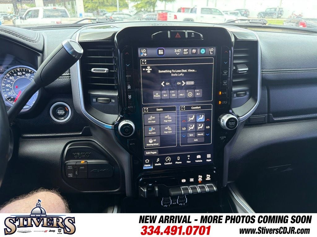 2022 RAM 3500 Laramie Crew Cab 4x4 8' Box