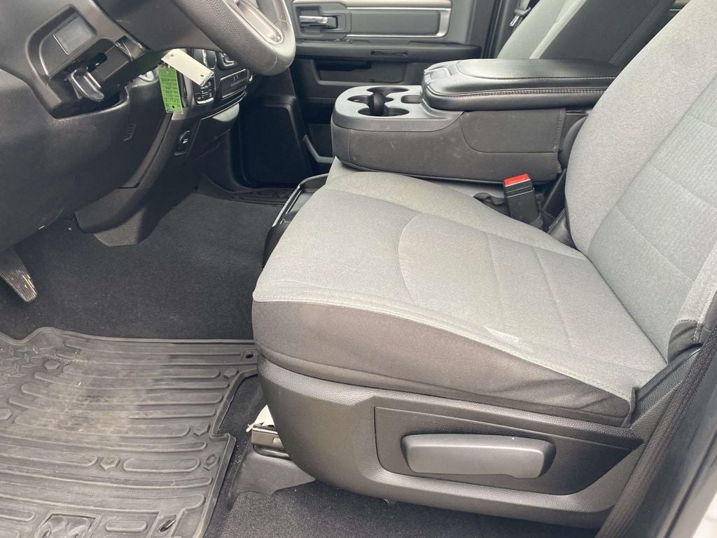 2023 RAM 1500 Classic SLT Crew Cab 4x4 5'7' Box