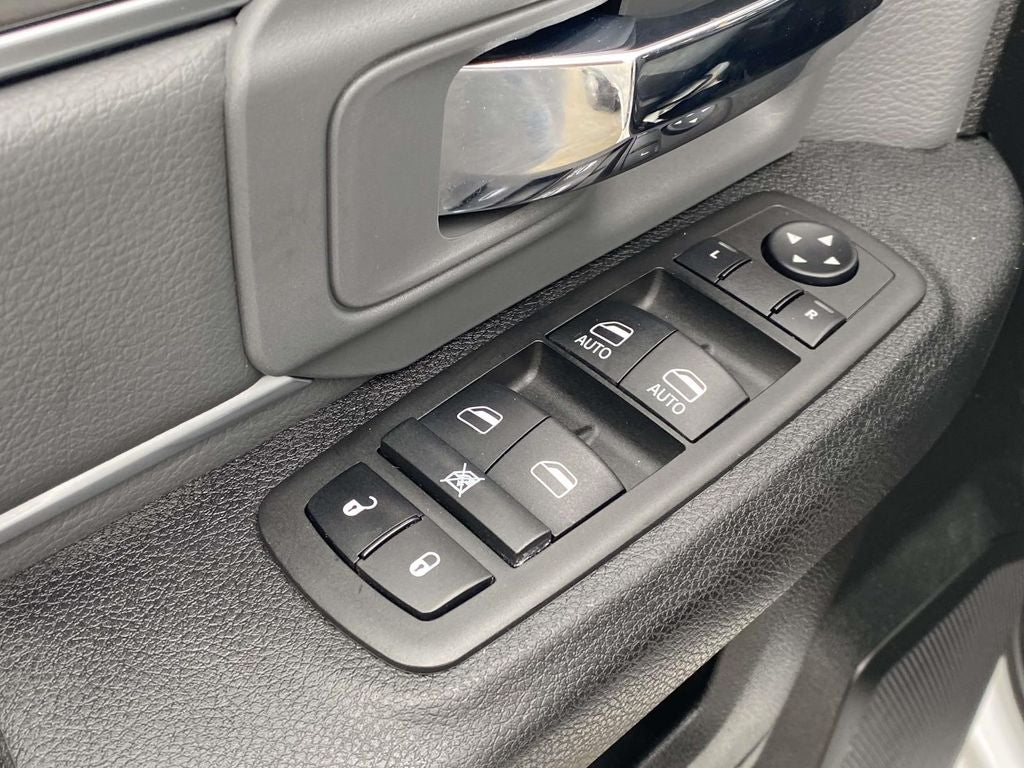 2023 RAM 1500 Classic SLT Crew Cab 4x4 5'7' Box