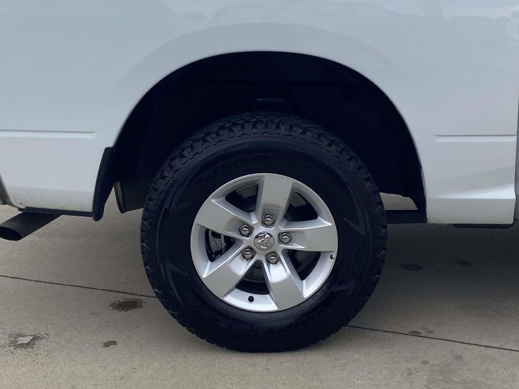 2023 RAM 1500 Classic SLT Crew Cab 4x4 5'7' Box